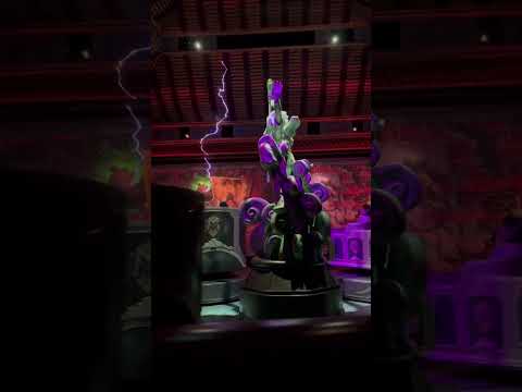 Disneyland Hong Kong! Mystic Manor Ride!