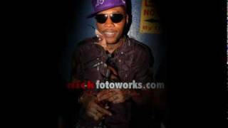 Vybz Kartel - Foot Pan Shoulder {Mad Vibes Riddim}  [Young Vibes PROD] August 2010