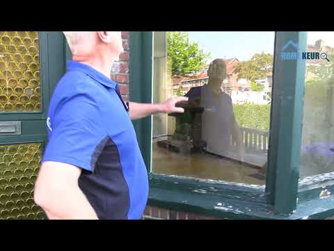 Gevel van deze woning verraadt al alles over de staat van het huis