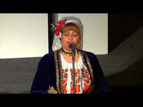 Vionera Paunović - vlaška pesma "Sa plimba dajka in gradine" (uživo)