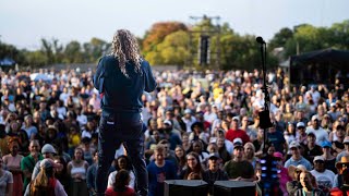 “Let Everything (Praise the Lord)” live from #LetUsWorship South Africa 🇿🇦🙏🏽🔥