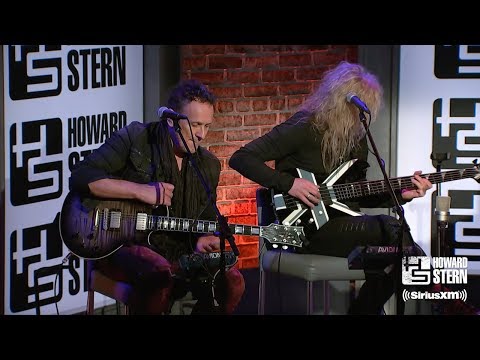 Def Leppard Covers David Bowie’s Classic Tune “Ziggy Stardust”