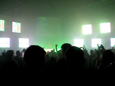 Johan Gielen - Live @ Luminosity BTE 2010 (Central Studios, Utrecht) (02-04-2010) part 1