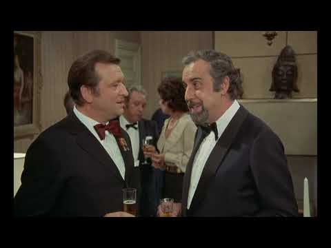 128/150 - Scene indimenticabili 2 - Il FASCINO  DISCRETO DELLA BORGHESIA (1972) di Luis Buñuel