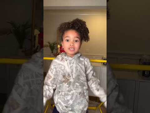 My mom is white... 🤣 #motherdaughter #duo #whitemama #funny #scarlettgray #shorts