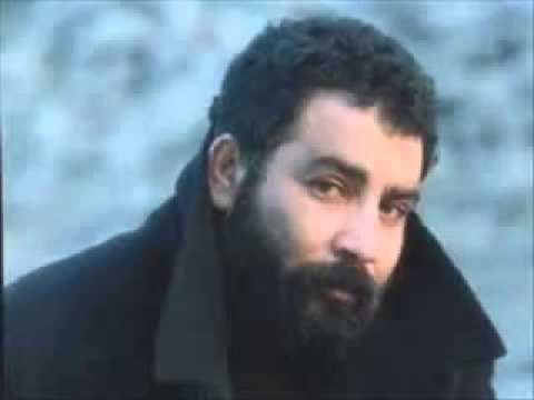 Ahmet Kaya - Geçmedi Yare Sözümüz Yollarda Kaldı Gözümüz (Kara Yazı)