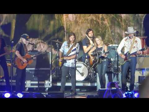 Sheryl Crow with Willie & Lukas Nelson,Jack Johnson & Margo Price "Midnight Rider" at Farm Aid 2017