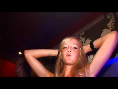 Dancing Bruins - Zaal - Clubbin'