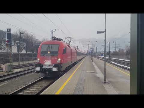 Einfahrt des EuroCity 112 "Blauer Enzian" am 15.02.2022 in Golling-Abtenau am 15.02.2022