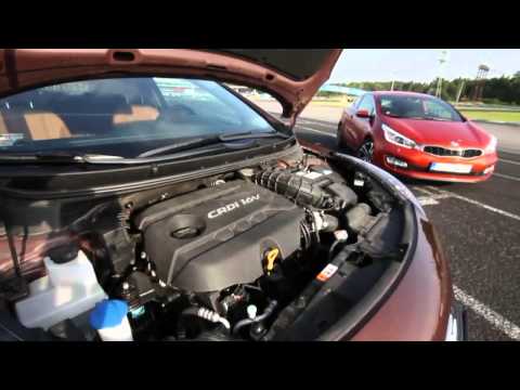 Kia pro_cee'd vs Hyundai i30 3D