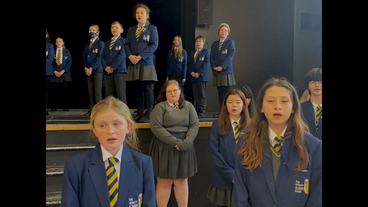 Hewett Academy Choir sing O'Holy Night