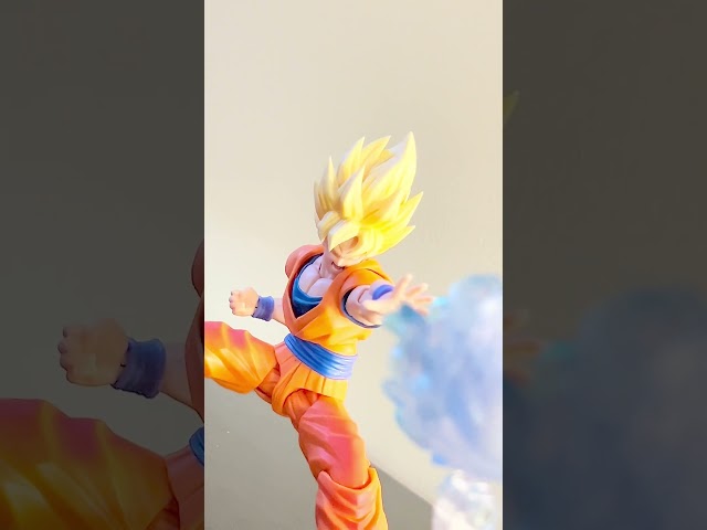 Vídeo relacionado con Plastoy Dragon Ball Super Hucha Son Goku Super Saiyan - Plástico - 19 cm