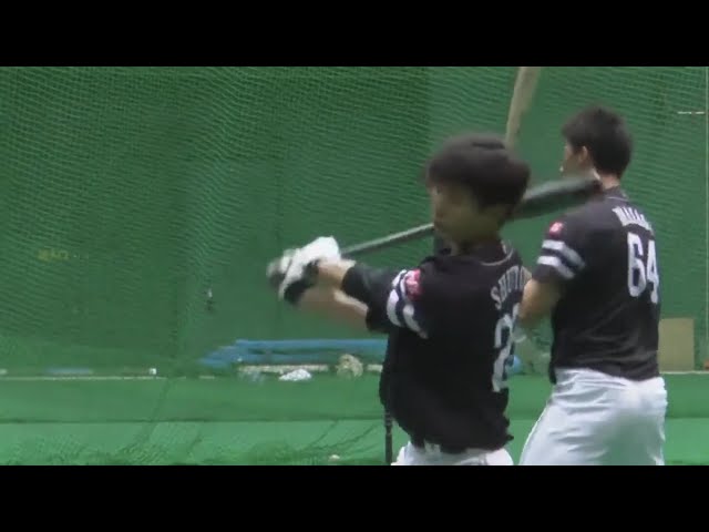【ホークス春季キャンプ】昨年の大ブレイクからさらなる進化へ!! ホークス・周東 打撃強化に向けて室内でバッティング練習 2020/2/16