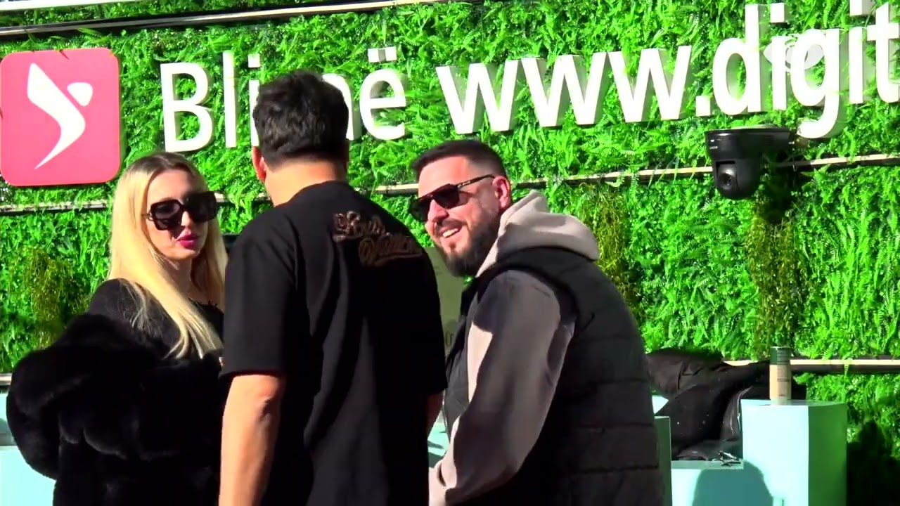 Po të shkojmë në tualet ne të dy…/ Miri bisedon me Lornën