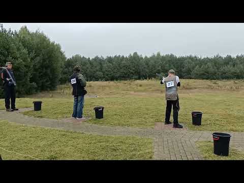 Zawody strzeleckie myśliwych na strzelnicy w Hrudzie