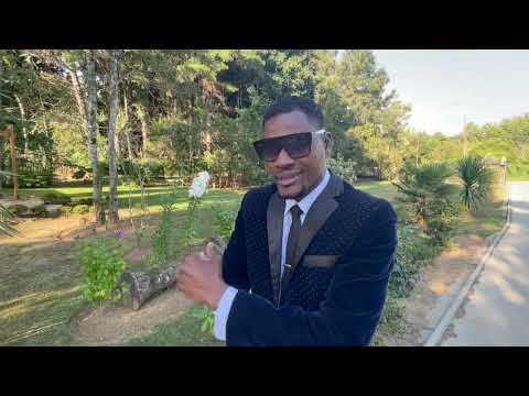 Noe Leveque "Can´t help falling in love"