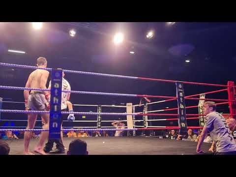 Anthony deary fights a very good man and comes out the winner