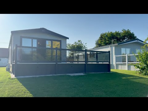 Atemberaubende 41 x 14 Fuß große, statische Lodge mit 2 Schlafzimmern auf einem Seegrundstück mit...