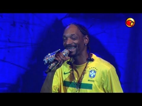 Snoop Dogg canta 