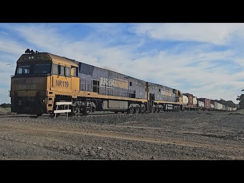 2PM5 (2nd) PN up "Linfox Express #1" (NR119 NR59), Perth to Melbourne, 1525, 21/8/25, Murtoa W VIC