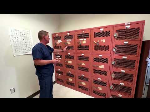 亞利桑那州停屍房成為移民危機的嚴峻見證 (Arizona morgue a grim witness to migrant crisis)