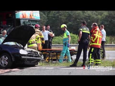 Gewonden bij ongeval tussen tourbus en twee personenauto’s op de A50 bij Hattem - ©112Hattem.org