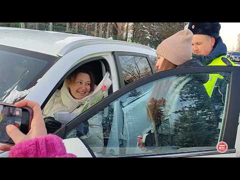 В Ревде водительниц поздравили с праздником весны и пожелали им безопасных дорог
