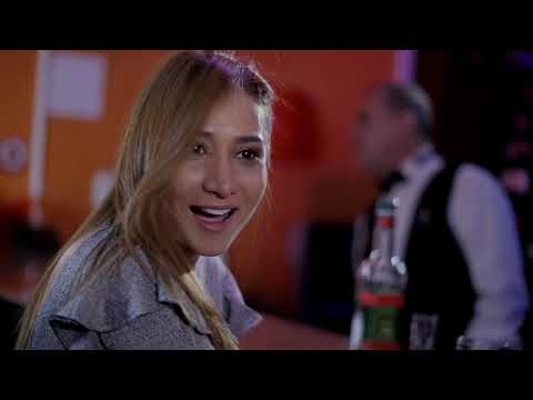 Jenny Caicedo - Y vuelve y juega | Video Oficial