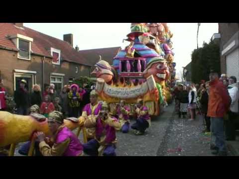 Cv de Kloempestoempers in optocht Den Haaykaant 2009