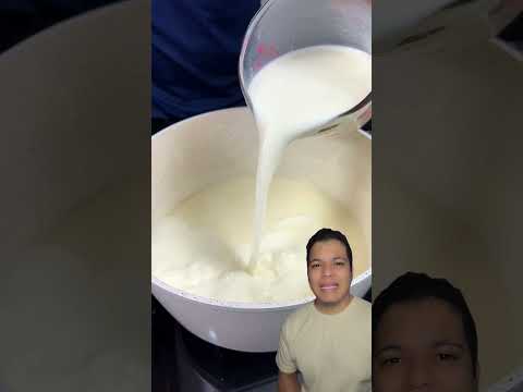 Olha que ideia incrível para fazer picolé direto na caixinha de leite!