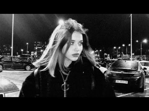 Leonora Post Punk - Torpe (Letra) (English Sub.)