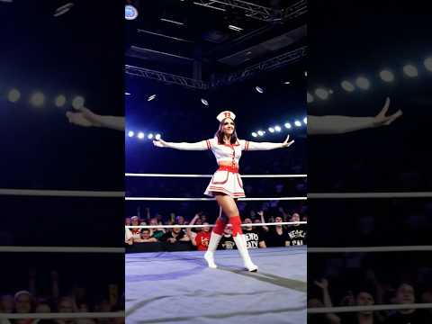 WRESTLE! WRESTLE! WRESTLE! Nurse Lara in the house!!!👍👍👍