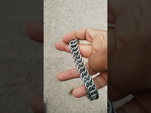 Vídeo relacionado con Azttior Cadena Pantalón y Accesorios para Hombre y Mujer, Cadena Pesada en Metal con Calavera, Portamonedas para Jeans y Cinturón, Acero Inoxidable, Accesorio Punk para Llaves y Bolsos