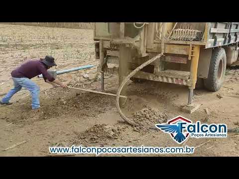 Falcon Poços artesianos | Primeiras gotas de agua.