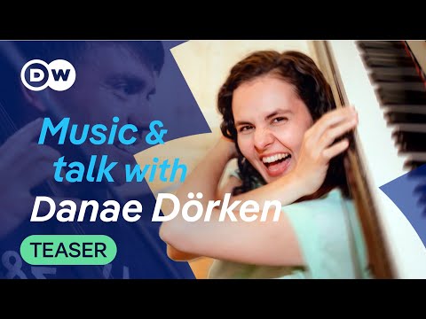 Piano, cooking, and spirited talks – A tiny house concert with Danae Dörken  I DW Classical Music