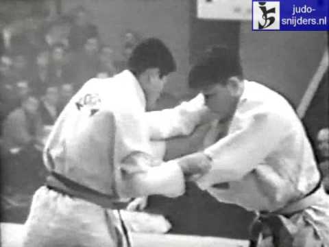 Judo 1961 Paris: Koji Sone (JPN) - Ih Tai Kim (KOR) [open] semi-final.
