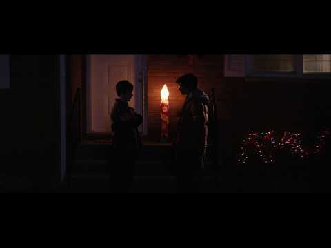 Super Dark Times (Clip 'What Are You Doing Here?')