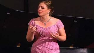 Elizabeth Caballero sings Cancion de Amor Triste