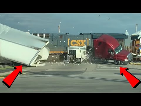 Total IDIOTS TRUCKS, CARS VS TRAINS - Worst Train hit Truck & Car - TRAIN DERAILMENT