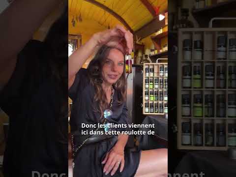 PARFUMEUSE AYIN DE SELA.