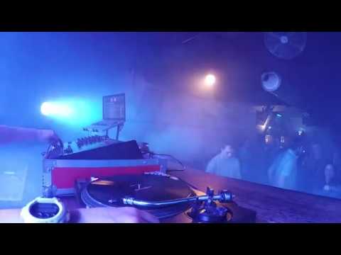 dj D-t3ch - Shake it (Velbloud music bar - České Budějovice) 18.2.2017 part 7