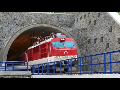 Electric loco 350 Gorila (ZSSK 350.006-3) @ InterCity 505 DOXXBET at tunnel Turecký vrch, Slovakia