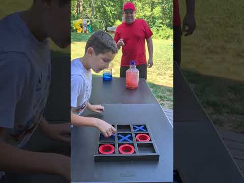 Big Bottle Flip Handle Tic Tac Toe ❌⭕ #shorts #juegos