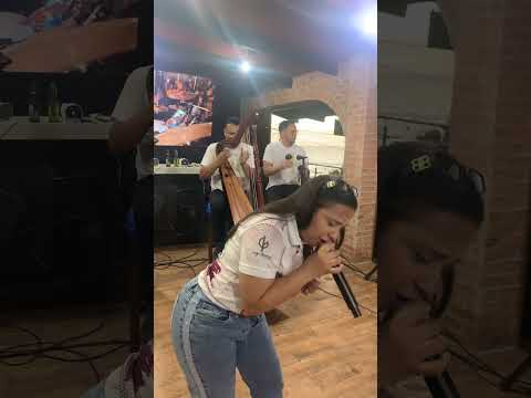 1)Pajarillo 2)Anaís Gonzales Orlando parima @lacasitadedioslg 