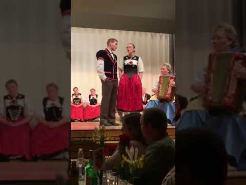 s hett gschneit (Marie-Theres von Gunten) Jodlerduett Roy & Lya Huber