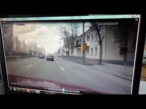 В Екатеринбурге гаишник на мотоцикле чудом не погиб во время погони за байкером