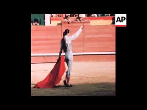 SYND 8 8 78 LADY BULLFIGHTER MARIBEL ATIENZAR PREPARES