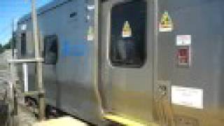preview picture of video 'LIRR M7 7195 Departing New Hyde Park Train Station'