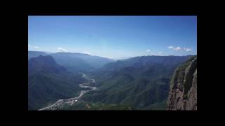 preview picture of video 'El Chepe in September: Magical train ride through the Sierra Tarahumara and Barranca del Cobre'