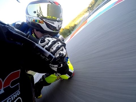 Motoškola SPORT - Automotodrom Brno 26.08.2016 ELBOW DOWN